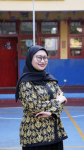 Guru Bahasa Inggris Kelas 1 & 2